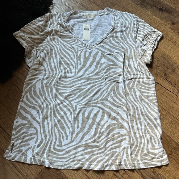 ANTHROPOLOGIE Classic V-Neck Tee - Picture 3 of 4